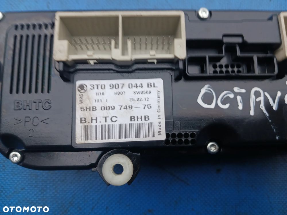 Panel klimatyzacji Skoda Superb 2 II Octavia 2 Lift FL grzane fotele 3T0907044BL klimatyzacji ogrzewania nawiewu sterowanie ogrzewaniem panel srodkowy grzane fotele regulacja grzania foteli - 3