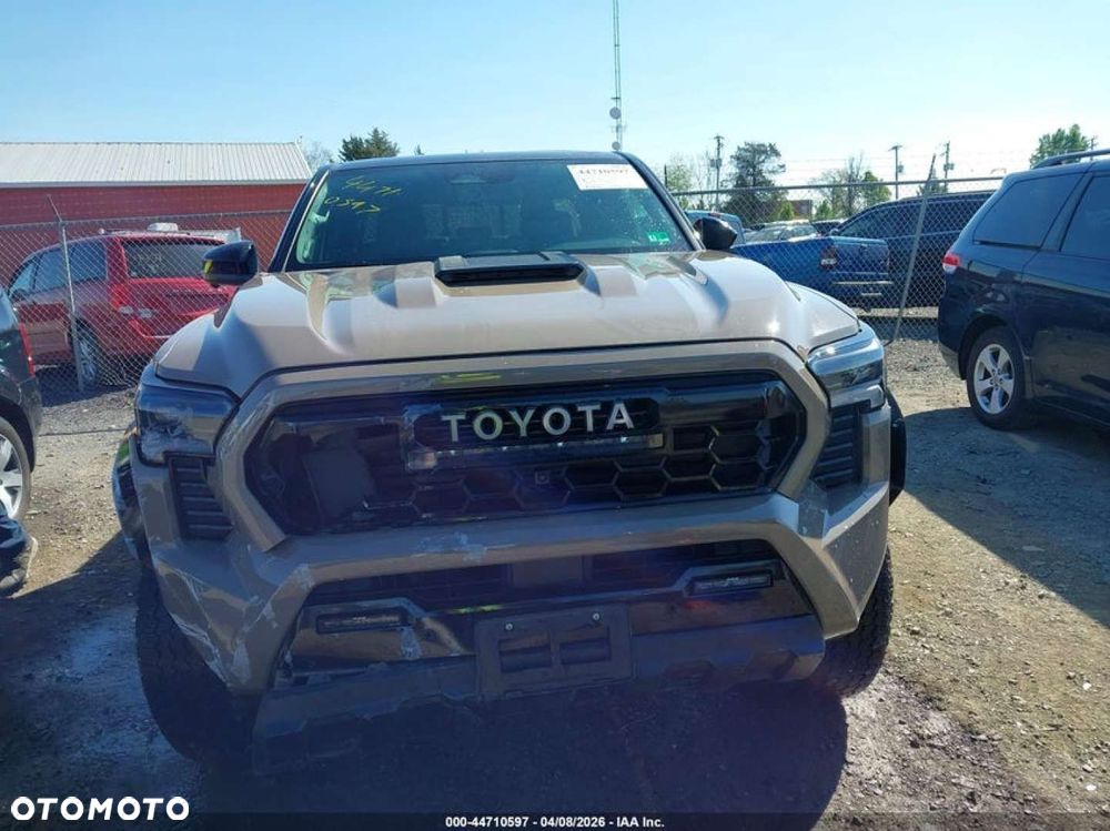 Toyota Tacoma - 2