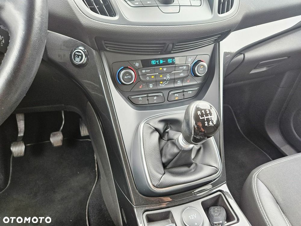 Ford Kuga 2.0 TDCi AWD Titanium - 35