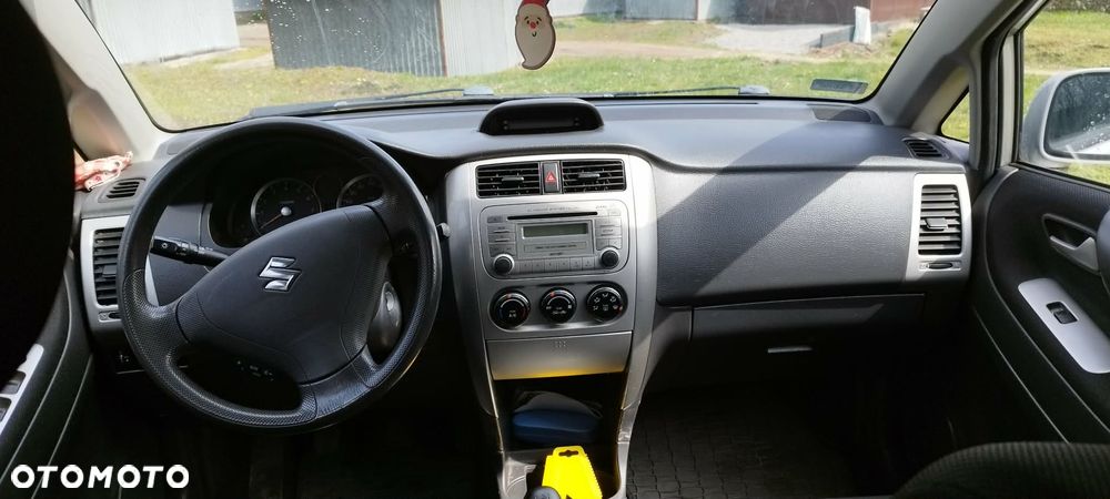 Suzuki Liana 1.6 - 12