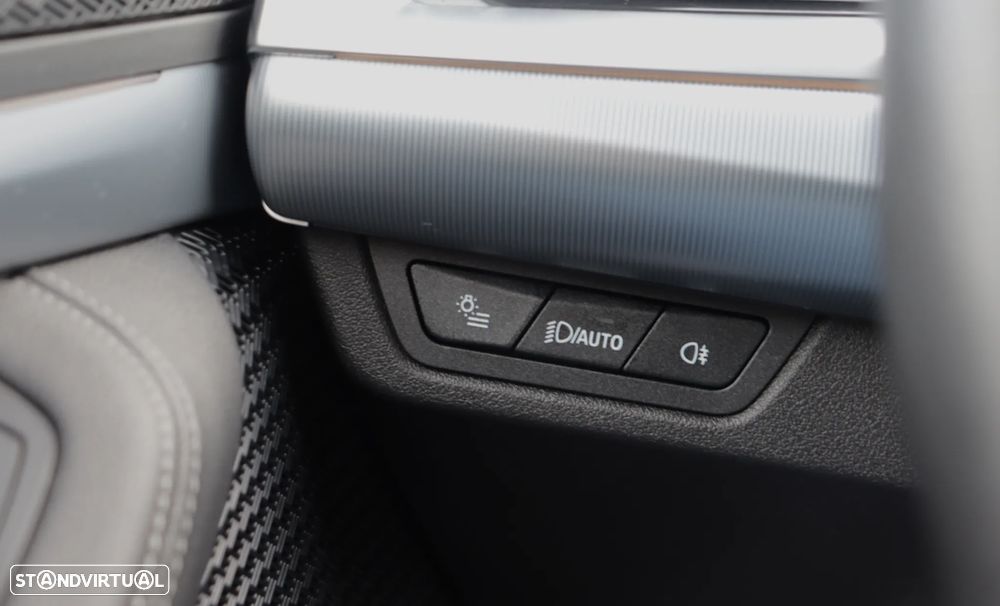 BMW 225xe Active Tourer e xDrive Pack Desportivo M - 29