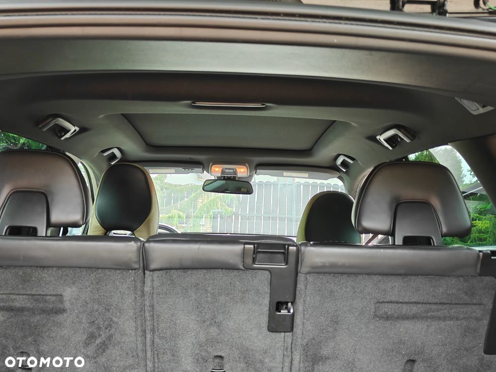 Volvo XC 60 T6 AWD R-Design - 19