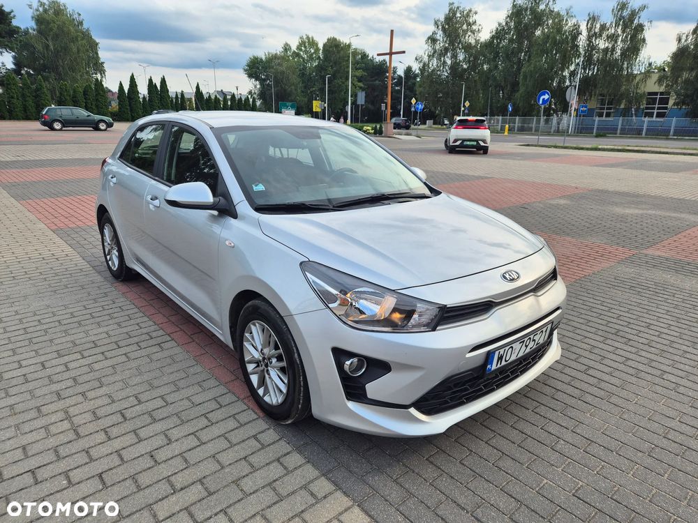 Kia Rio 1.2 L - 2