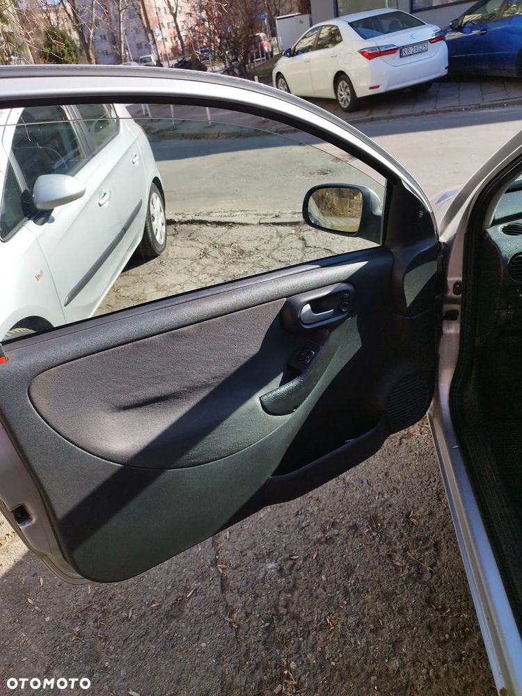 Opel Corsa 1.2 16V Cosmo - 15