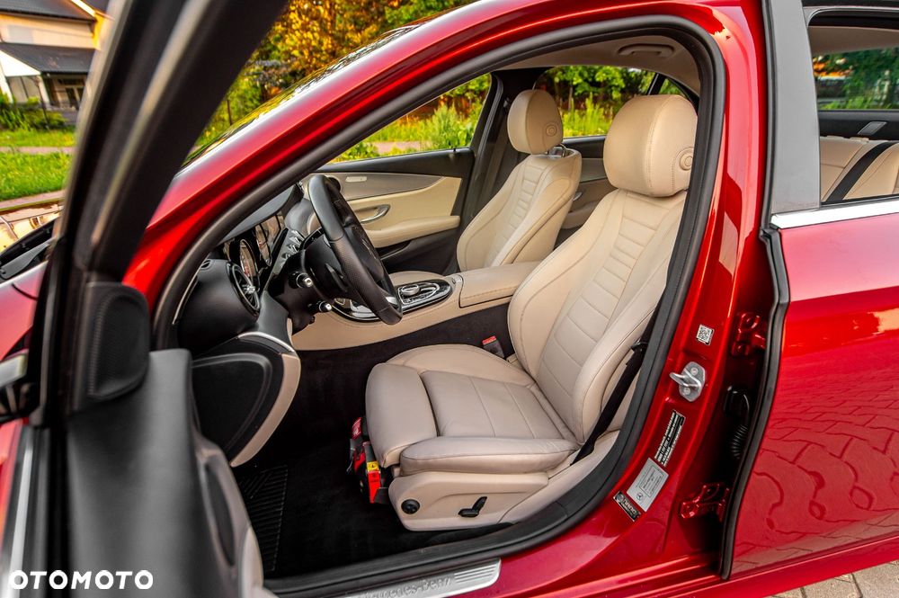 Mercedes-Benz Klasa E 220 d 4-Matic 9G-TRONIC - 20
