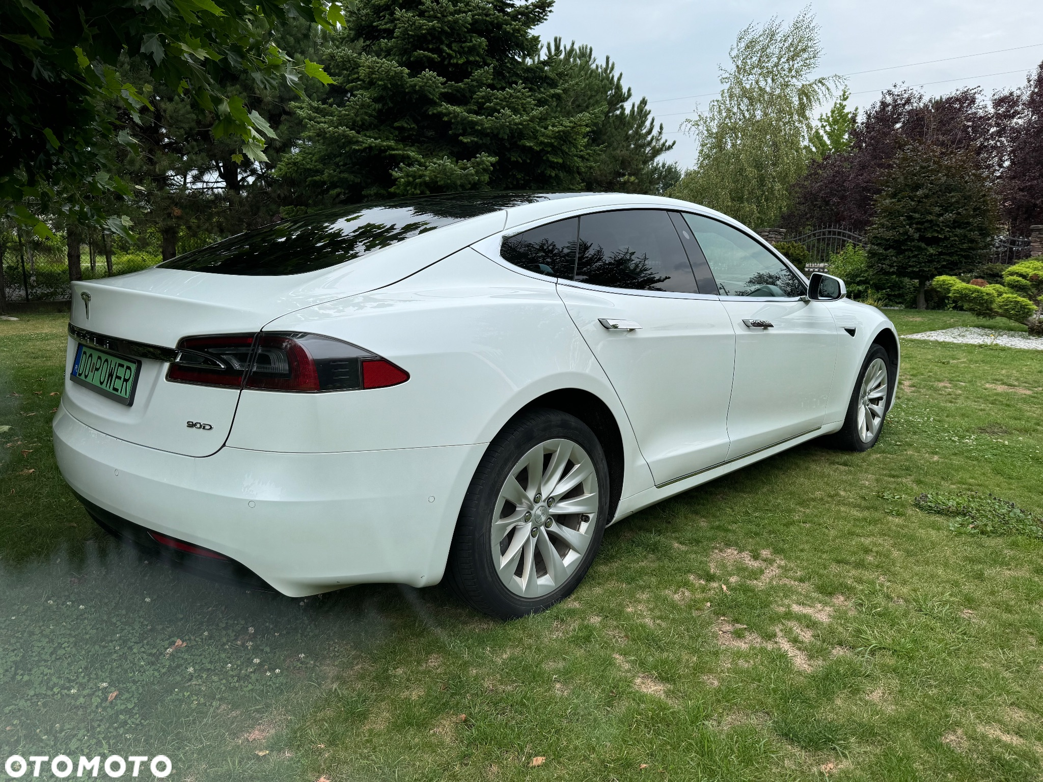 Tesla Model S - 4
