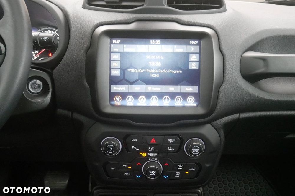 Jeep Renegade - 10