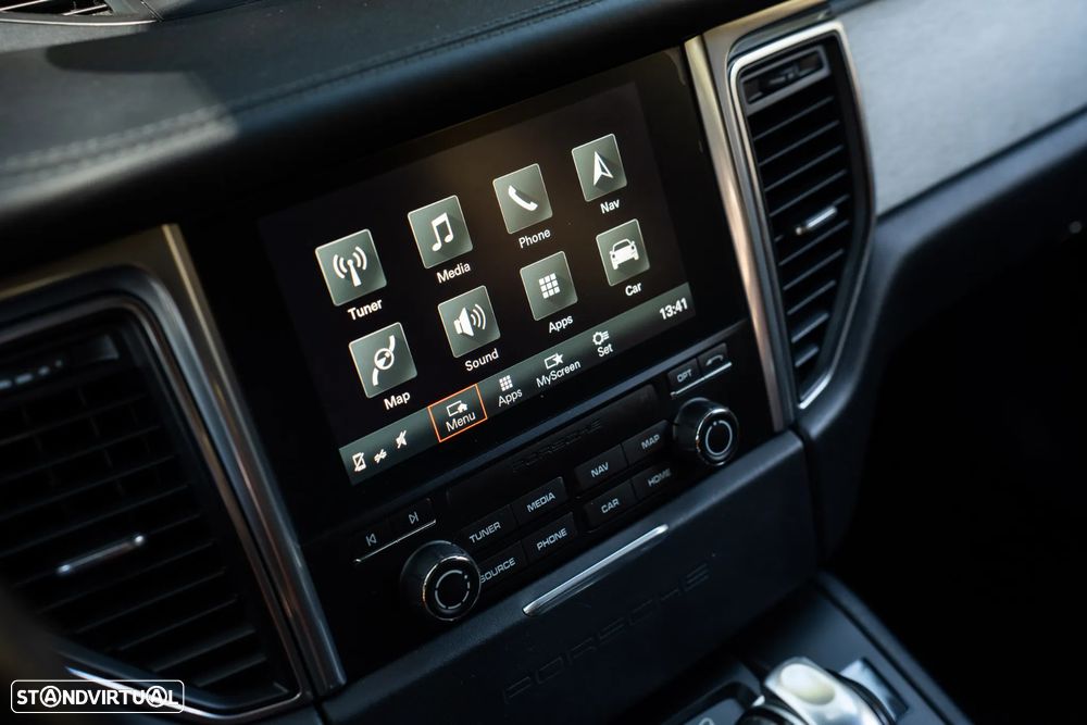 Porsche Macan Turbo - 44