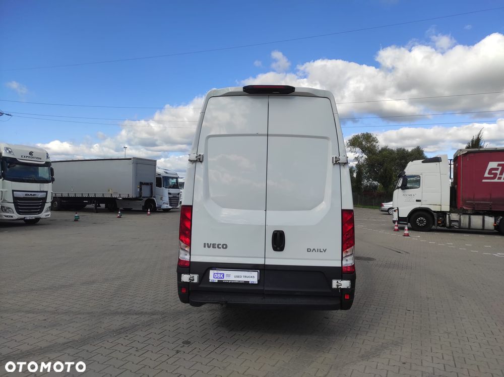 Iveco DAILY 35S18 - 8