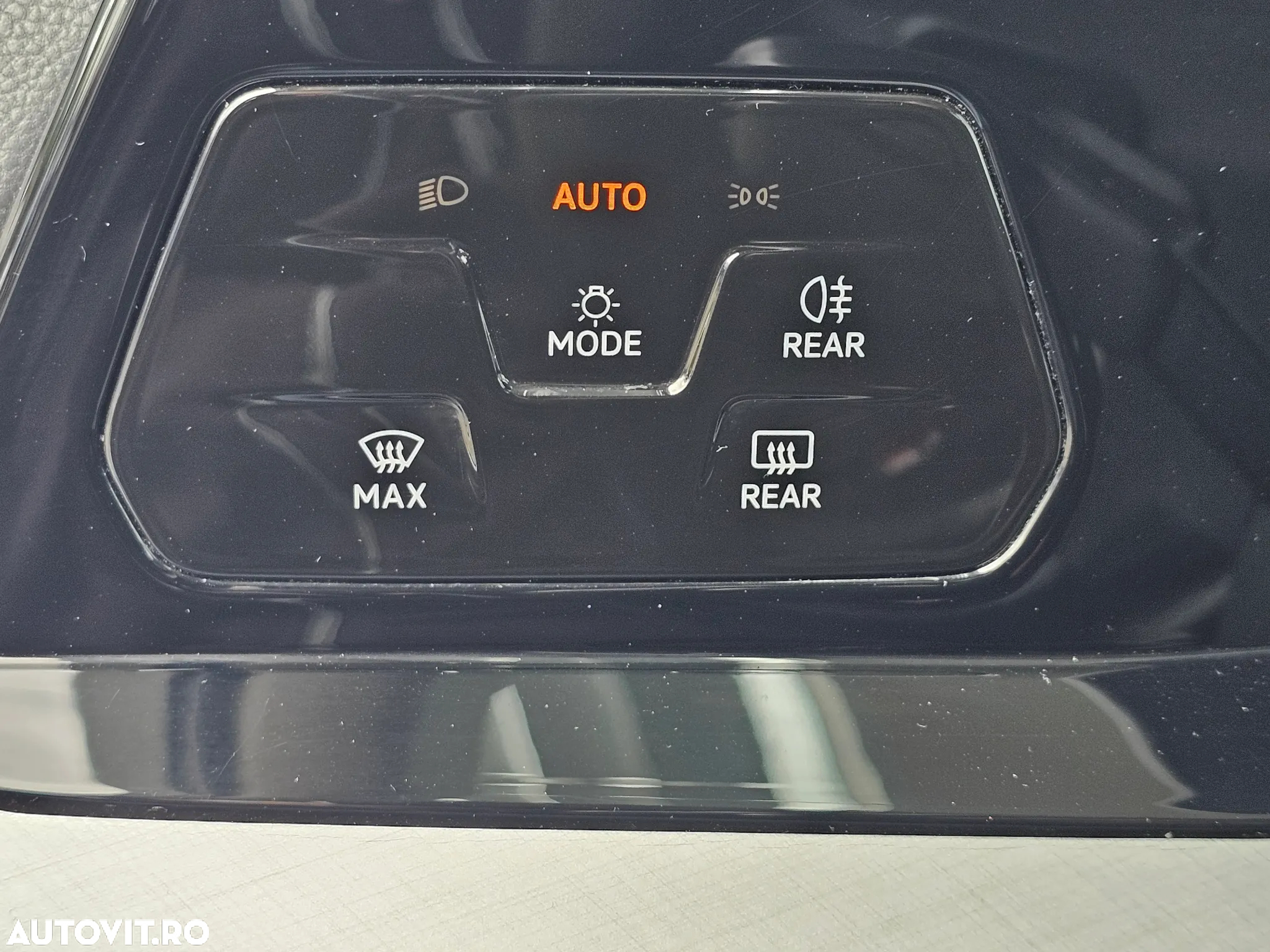 Volkswagen Golf 1.5 eTSI ACT DSG MHEV Life - 9