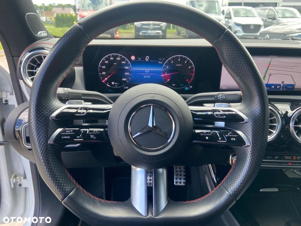 Mercedes-Benz CLA 200 AMG Line 7G-DCT - 12