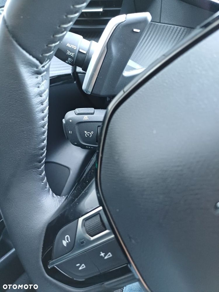 Peugeot 208 1.2 PureTech Allure S&S EAT8 - 31