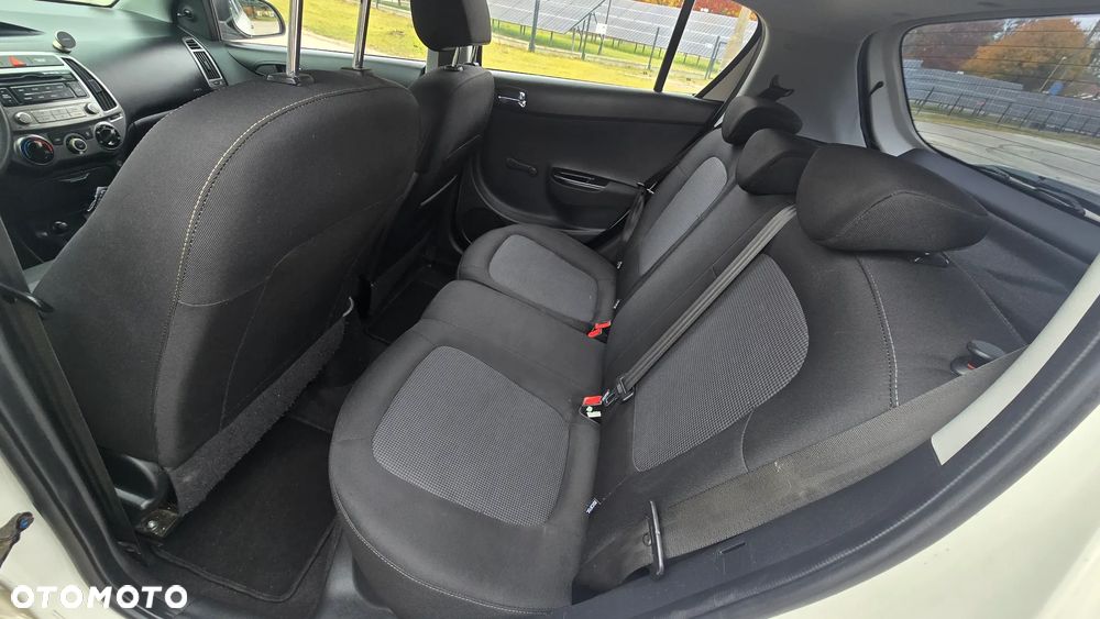 Hyundai i20 - 18