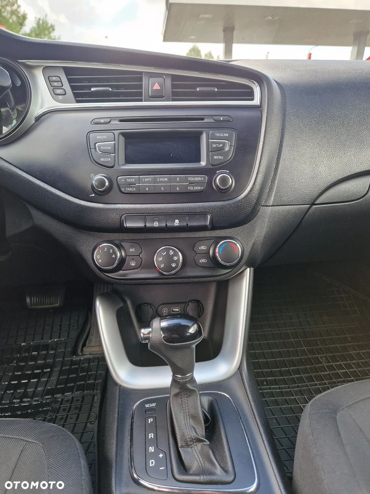 Kia Ceed 1.6 GDI L Business Line DCT - 6