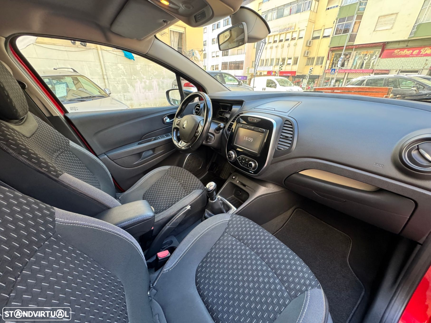 Renault Captur 0.9 TCE Exclusive - 10