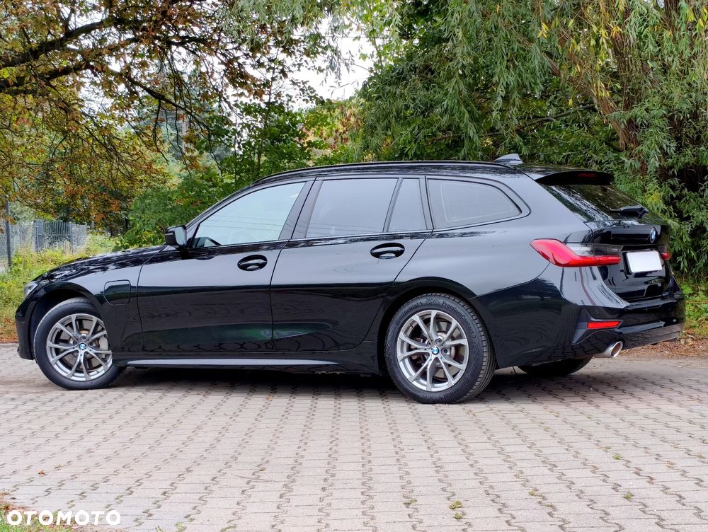 BMW Seria 3 330e Luxury Line sport - 38