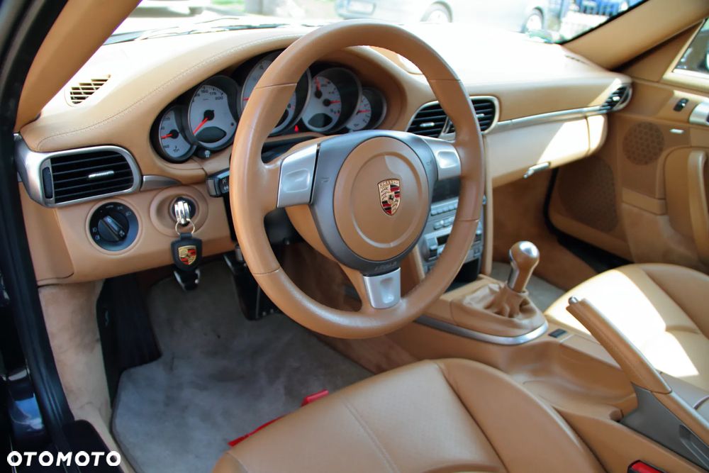 Porsche 911 Carrera S - 11