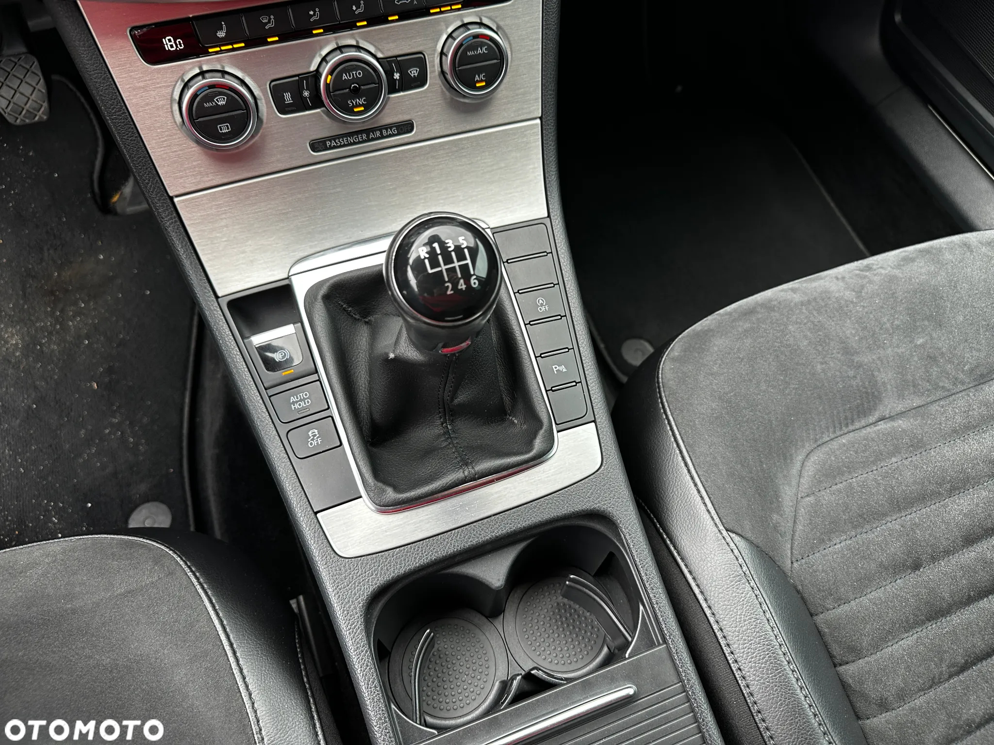 Volkswagen Passat - 16