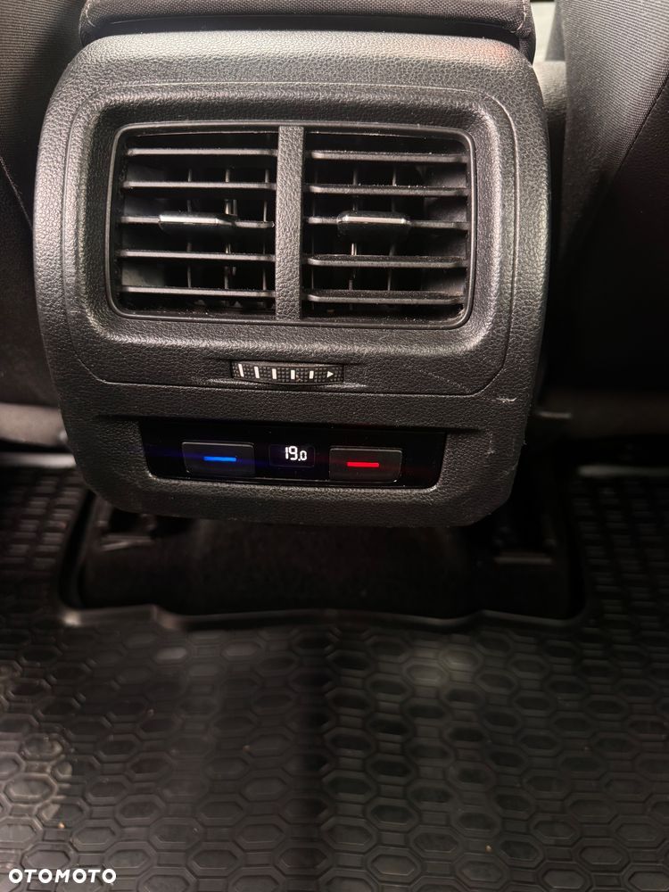 Volkswagen Touran 1.4 TSI BMT Highline DSG - 33