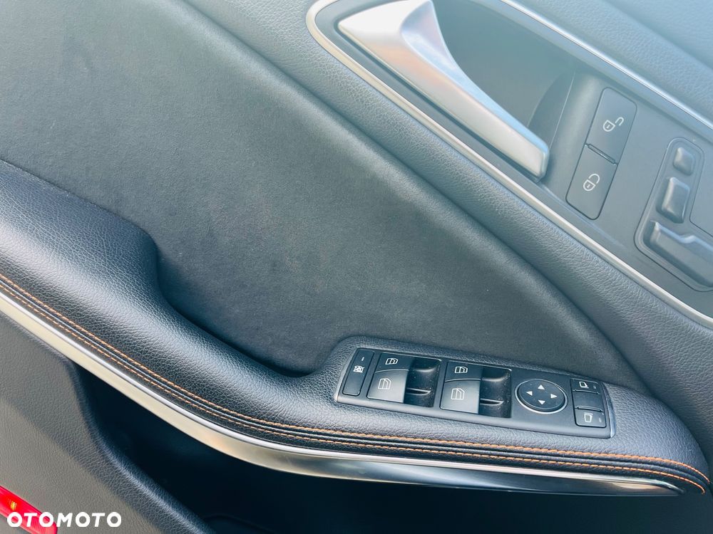 Mercedes-Benz CLA 250 7G-DCT AMG Line - 10