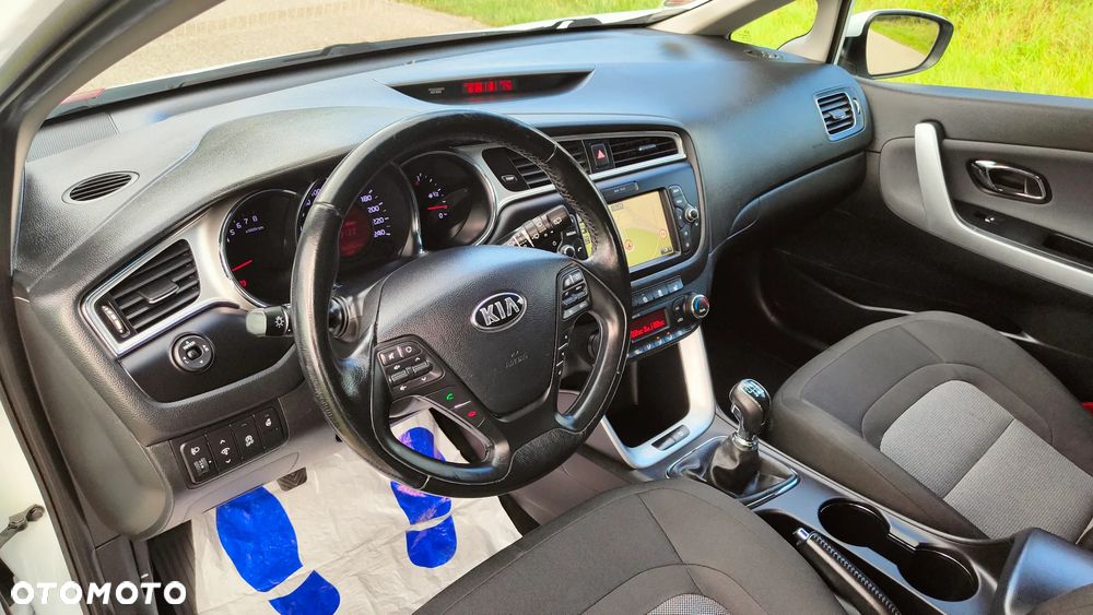 Kia Ceed 1.6 GDI Business Line - 23
