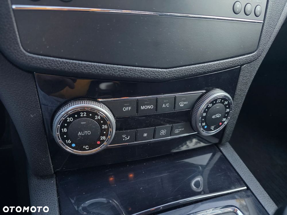 Mercedes-Benz Klasa C 200 CDI Elegance - 13