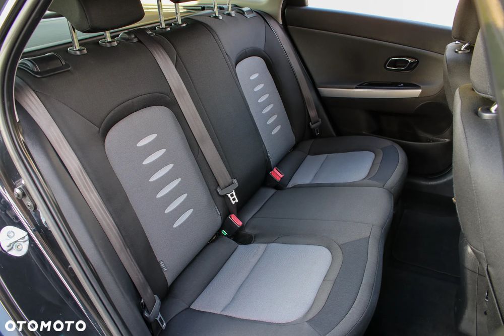 Kia Ceed 1.6 CRDi 128 ISG SW Vision - 26