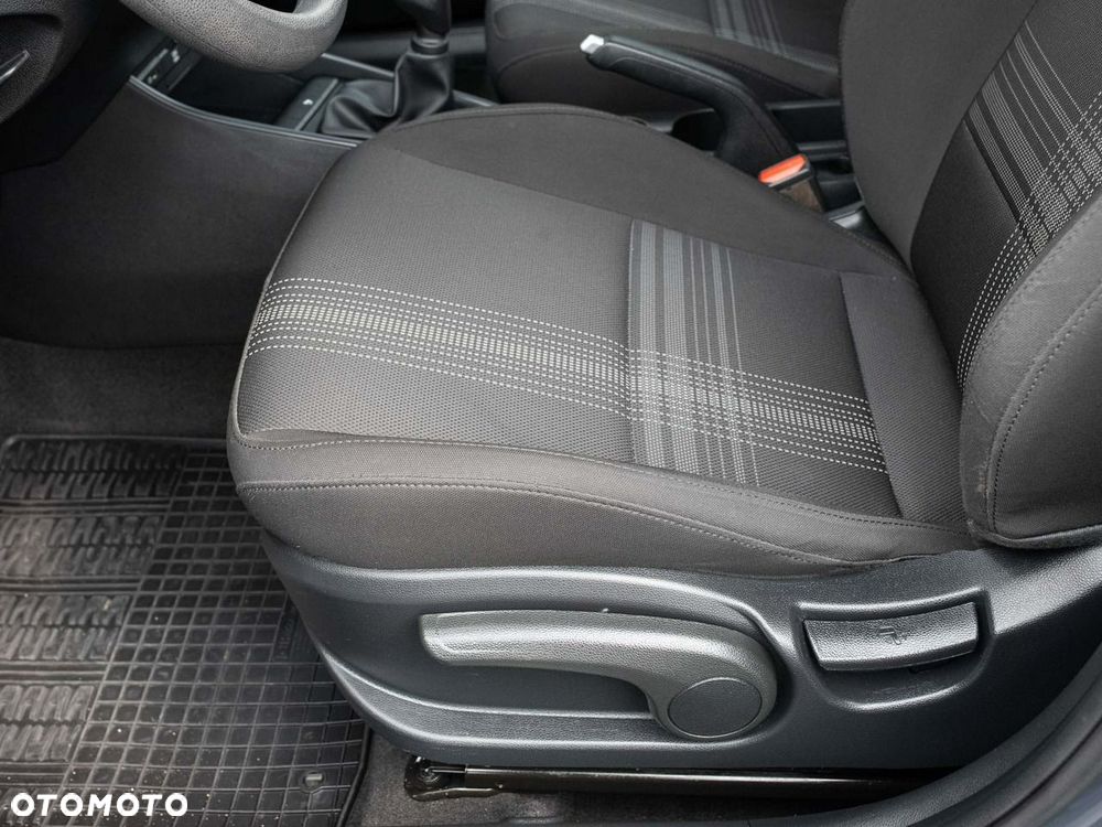 Hyundai i20 1.2 Pure - 11