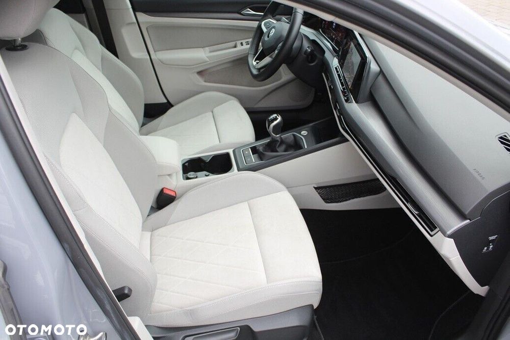Volkswagen Golf VIII 1.5 TSI EVO Style - 13