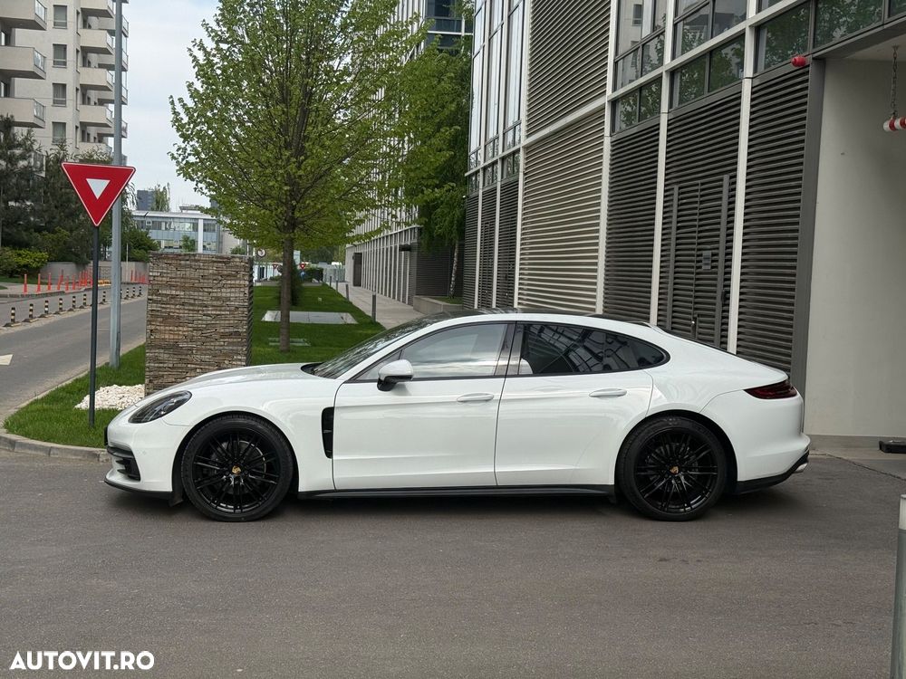Porsche Panamera - 4