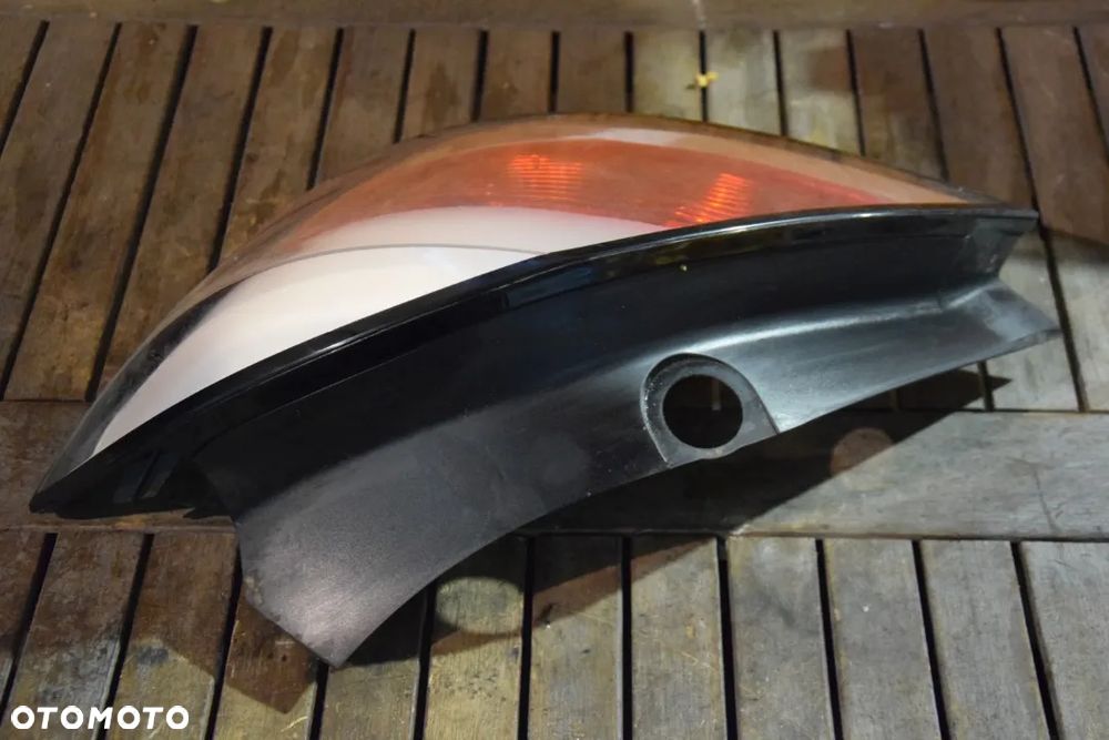 Opel Astra H Lampa tylna prawa prawy tył HB EUROPA - 3