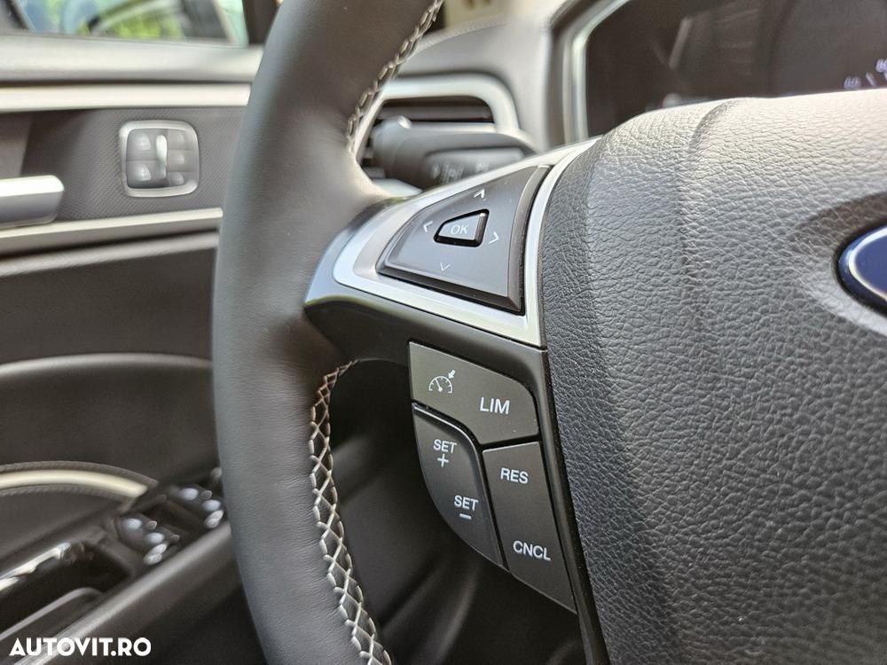 Ford Mondeo 2.0 HEV Vignale - 24