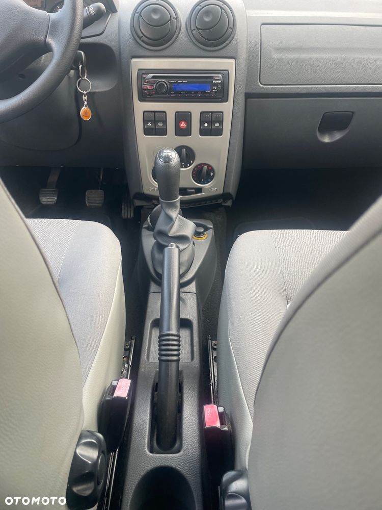 Dacia Logan 1.6 Ambiance - 9
