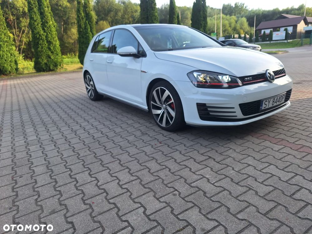 Volkswagen Golf - 5