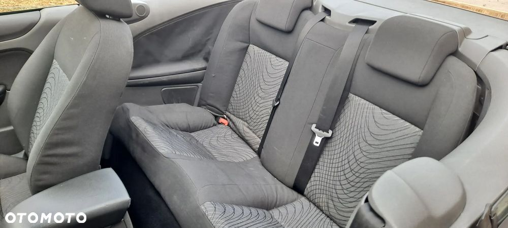 Ford Focus 2.0 TDCi DPF Titanium - 12