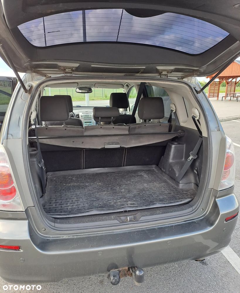Toyota Corolla Verso 2.2 D-4D Sol + 7os - 10