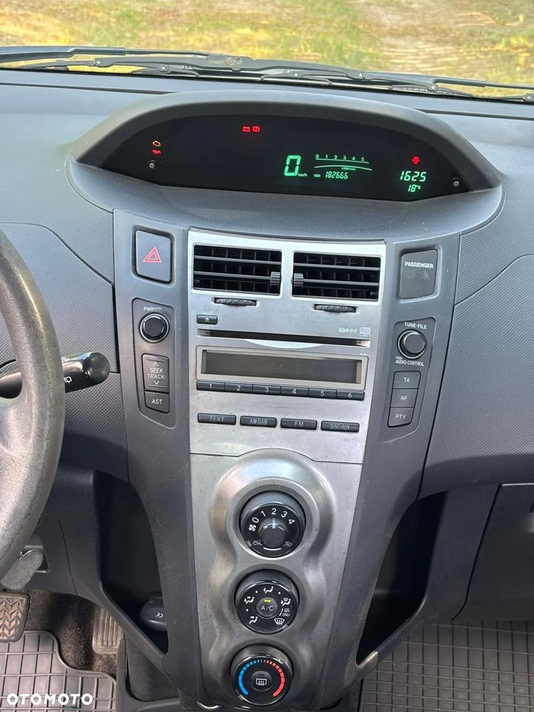 Toyota Yaris 1.33 Luna - 6