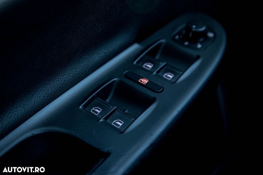 Volkswagen Passat 1.6 TDI DPF BlueMotion Technology Highline - 38