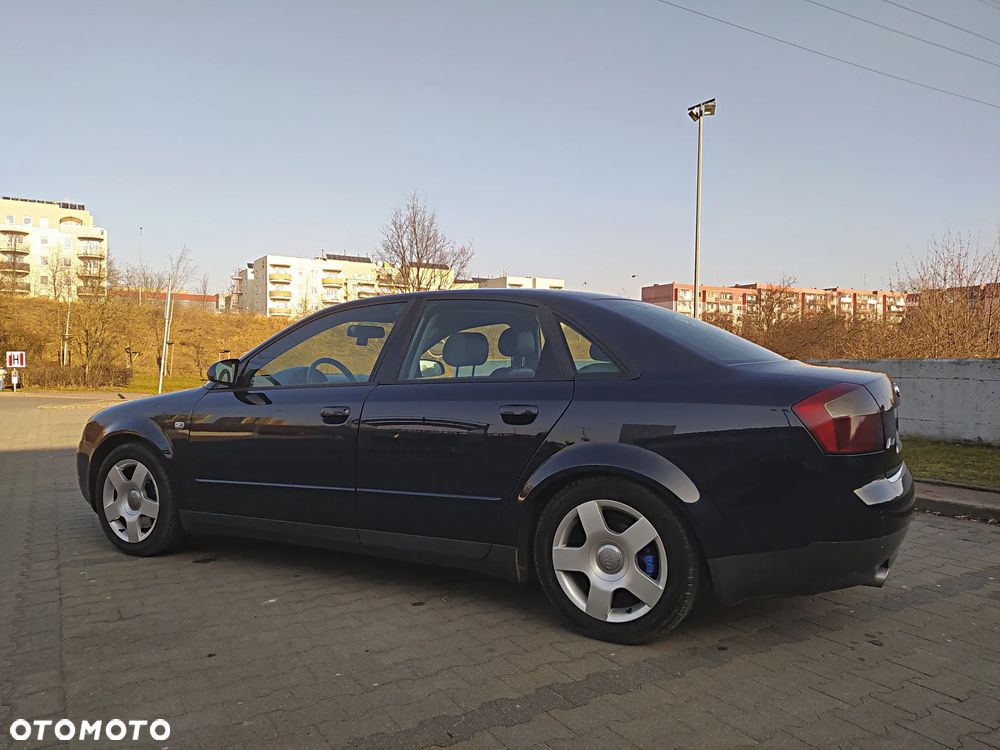 Audi A4 ver-1-8t-quattro - 7