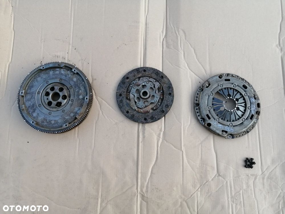 Audi Seat Skoda Volkswagen 1.9 TDi kod silnika BLS koło dwumasowe sprzęgło komplet Sachs - 1