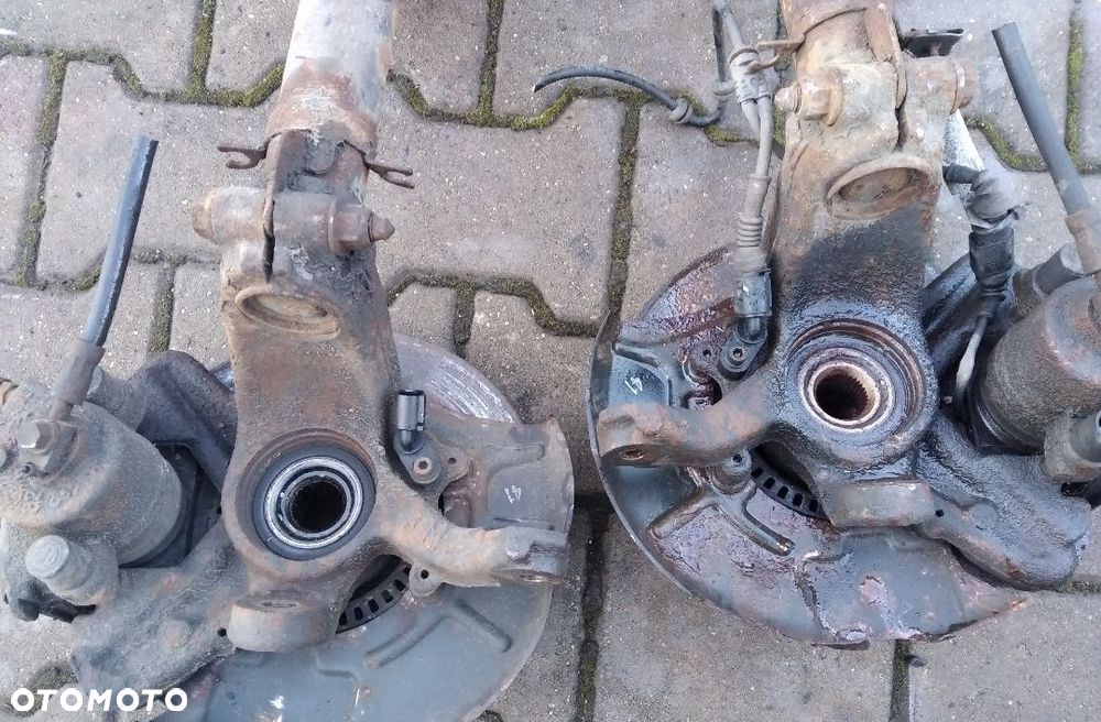 VW Golf IV 4 Seat Leon Skoda Octavia 1.4 1.6 zwrotnica piasta przod prawa - 1