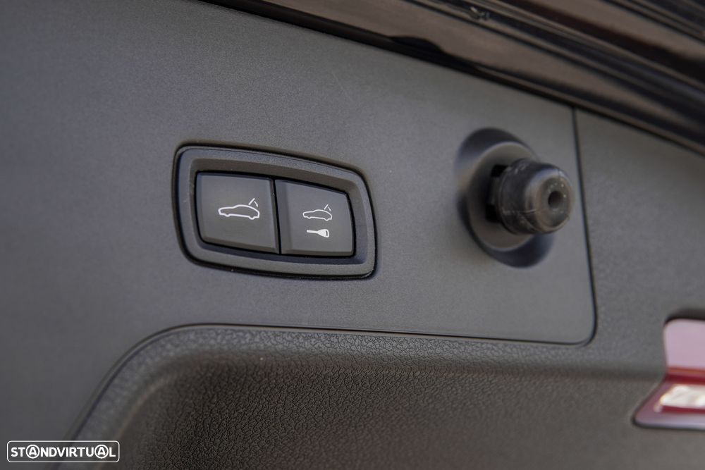 Porsche Panamera 4 E-Hybrid 10 Years Edition - 48