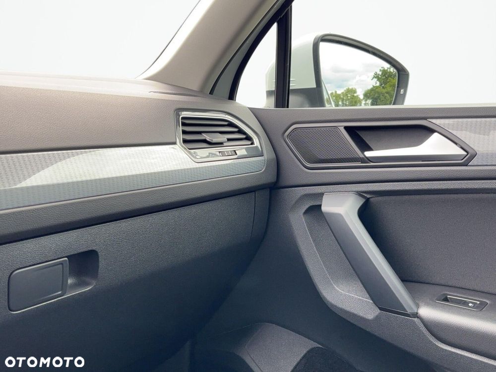 Volkswagen Tiguan - 26