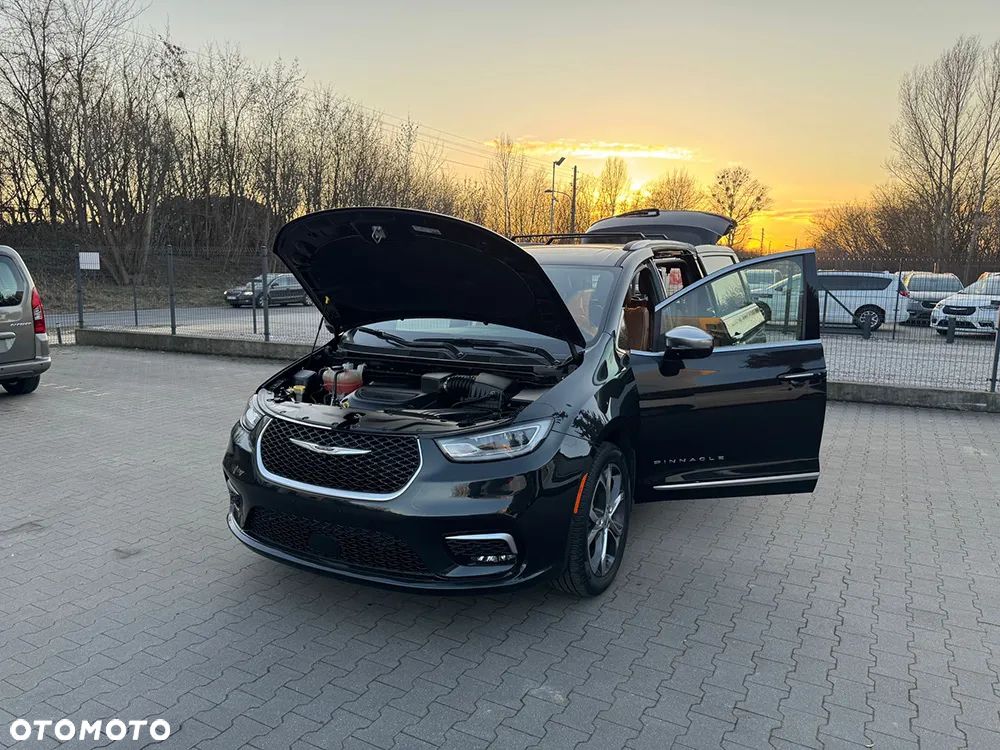 Chrysler Pacifica - 12