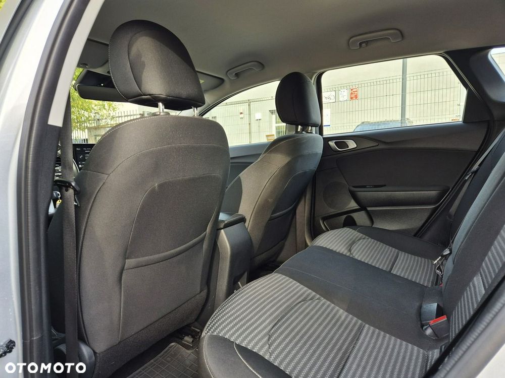 Kia Ceed 1.5 T-GDI M DCT - 23