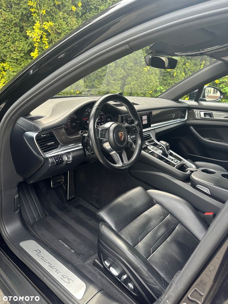 Porsche Panamera 4S - 16