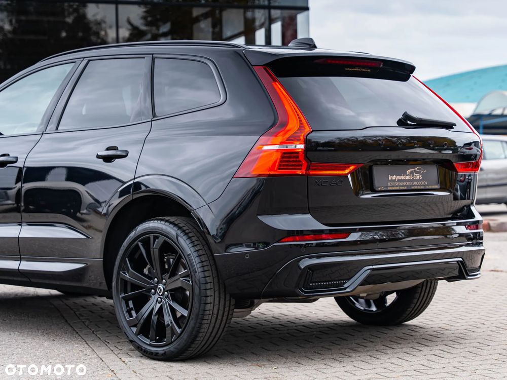 Volvo XC 60 B5 B AWD Plus Dark - 12