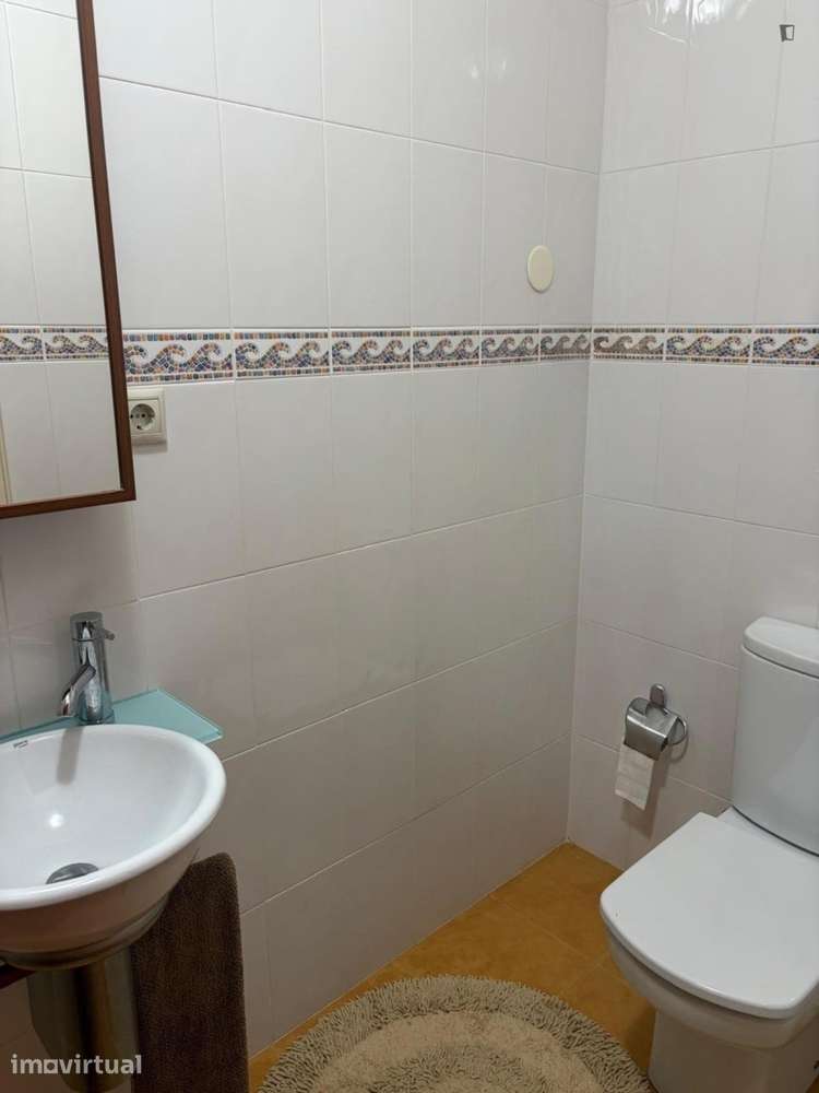 Quarto - localizado em Oliveira do Douro Porto - Grande imagem: 3/13