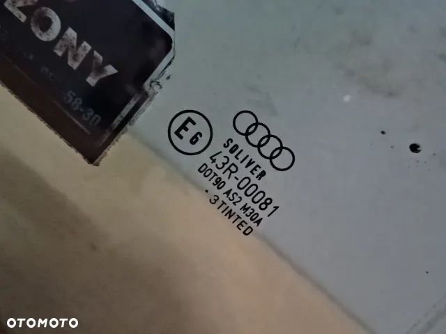 SZYBA DRZWI PRAWY TYŁ AUDI A4 B6 KOMBI NR1598 - 2