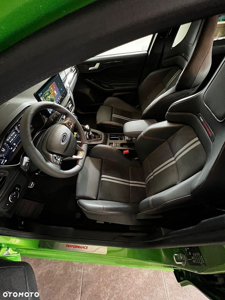 Ford Focus 2.3 EcoBoost ST X Edition - 33